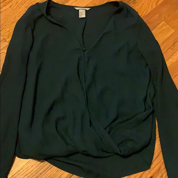 Comfortable green blouse - Picture 2 of 3